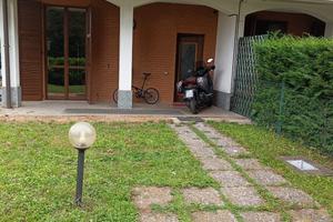 Monolocale con ampio giardino