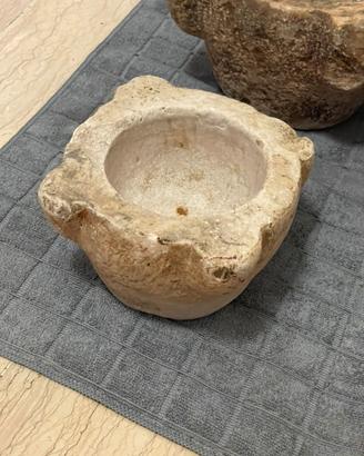 Antico Mortaio in Pietra con 4 Orecchie