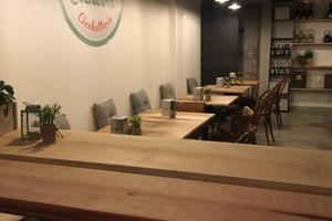 Bar completamente attrezzato