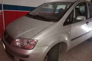 FIAT Idea 1.3 Multijet con carrello appendice