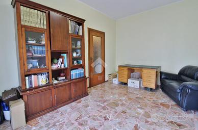 2 LOCALI A VOGHERA
