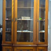 Vetrina in radica di noce