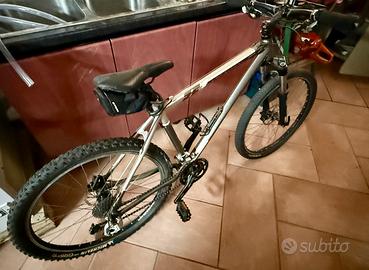 Mountain bike rockrider 8.1