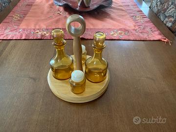 Set olio, sale, aceto e pepe