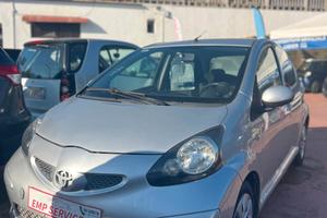 Toyota Aygo 1.4 turbodiesel 5 porte Sol