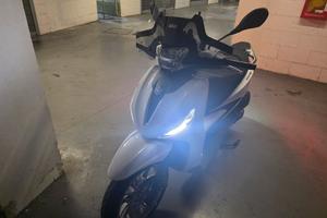 PIAGGIO BEVERLY 310 BIANCO NUOVO GARANZIA 