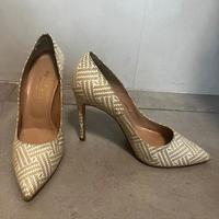 Scarpe con tacco