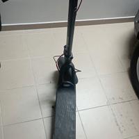 monopattino elettrico navee v40