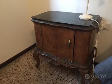 2 Comodini in stile chippendale