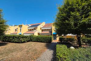 Alloggio al piano terra con 2 camere e 2 bagni