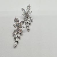 Fiore pendente da sposa elegante