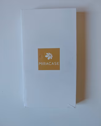 custodia iPhone 15 pro + protezione display 
