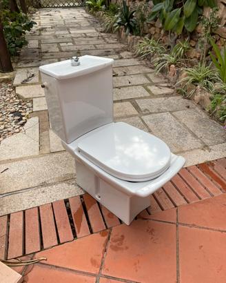 Wc con cassetta in ceramica