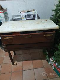 mobiletto antico