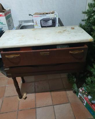 mobiletto antico