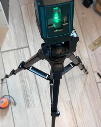 Livella laser autolivellante con treppiede 