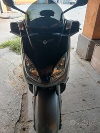 Yamaha xmax 250