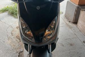 Yamaha xmax 250
