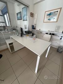 scrivanie da ufficio + mob.lat. compreso