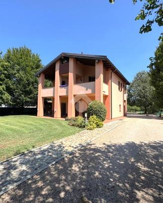 VILLA SINGOLA A SAN GIOVANNI IN PERSICETO