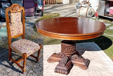 Tavolo e sedie vintage in legno