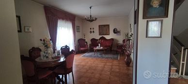 Villetta unifaammobiliata, con fotovoltaico