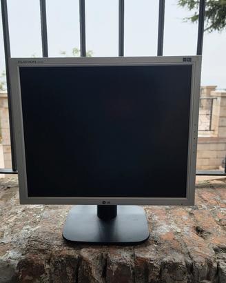 Monitor LG Flatron 19''