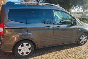 Ford Tourneo Courier neopatentati - vetri oscurati