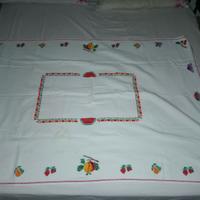 Tovaglie ricamate mezzo punto croce