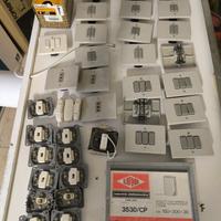 Materiale elettrico anni '70 nuovo