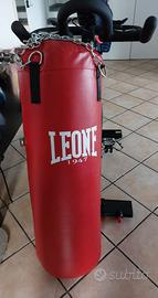 Sacco allenamento box 30 kg con supporto muro