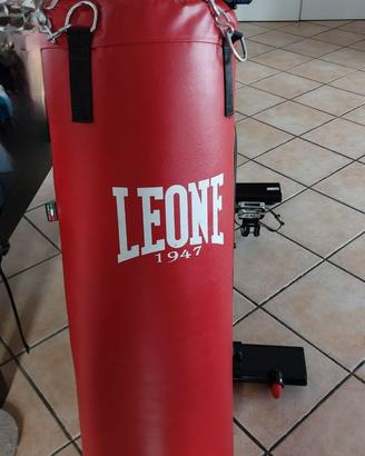 Sacco allenamento box 30 kg con supporto muro