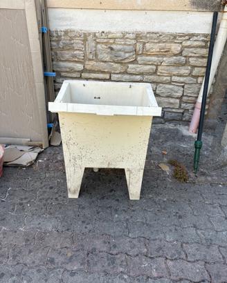 Lavabo da esterno in plastica
