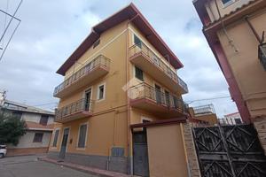 4 LOCALI A BOTRICELLO