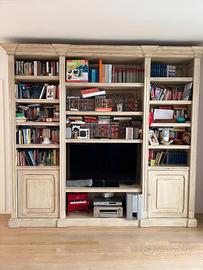 Libreria artigianale in legno stile coloniale