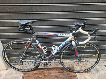 bici da strada trek in carbonio