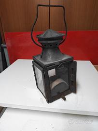 Lanterna ferroviaria a petrolio