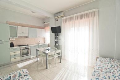 2 LOCALI A CAMPOMARINO