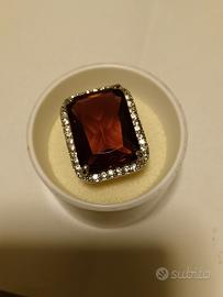 Anello antico con pietra