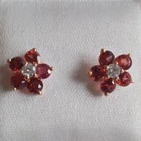 Orecchini in oro giallo 18k con diamanti 