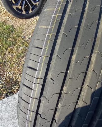 4 Pneumatici estivi Continental 215/55 R17 94V