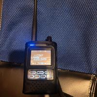 Yaesu FT-5D con tanti accessori