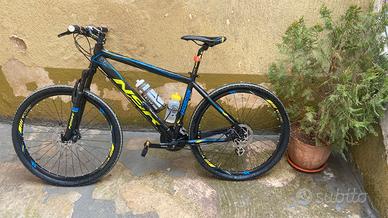 bicicletta mountain bike