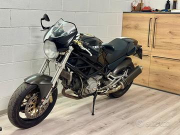 Ducati monster 1000.