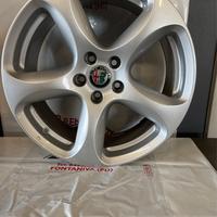 CERCHI USATI RAGGIO 18 POLLICI ALFA ROMEO Stelvio