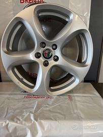 CERCHI USATI RAGGIO 18 POLLICI ALFA ROMEO Stelvio