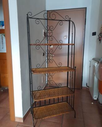 Scaffale portaoggetti pieghevole.