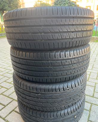 4 gomme  estive 195:55:15 sono disponibili