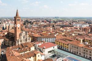 Treviglio con terrazzo e cantina
