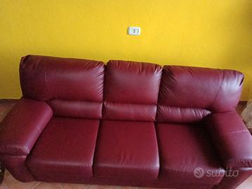 divano a tre posti 
